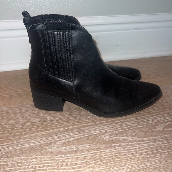 Black ankle booties - Picture 2 of 2